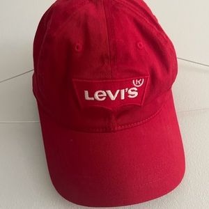 Red Levi’s baseball cap